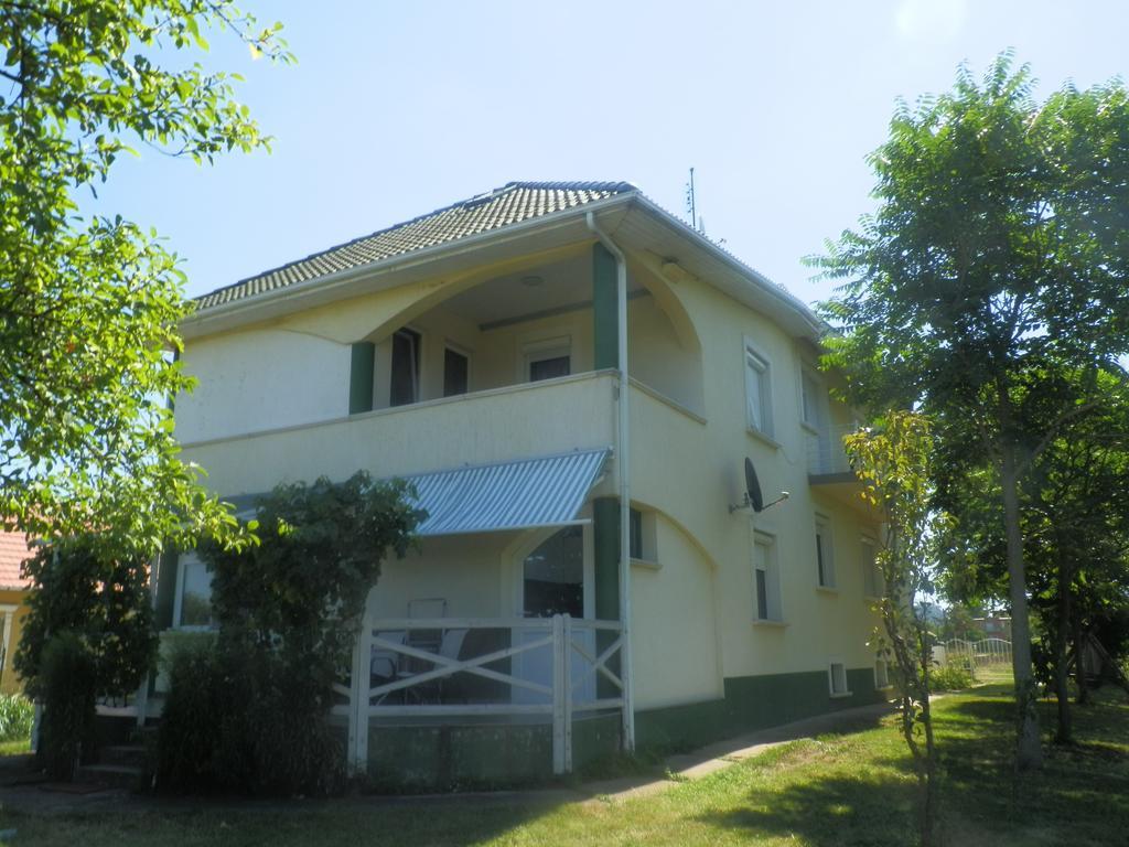 Aquaparti Apartmanok Hajdúszoboszló Exteriér fotografie